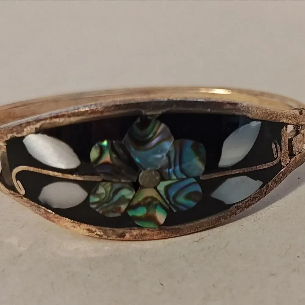 VTG Mexican Silver Hinged Bangle Bracelet Inlaid Flower Mother‎ of Pearl Childs